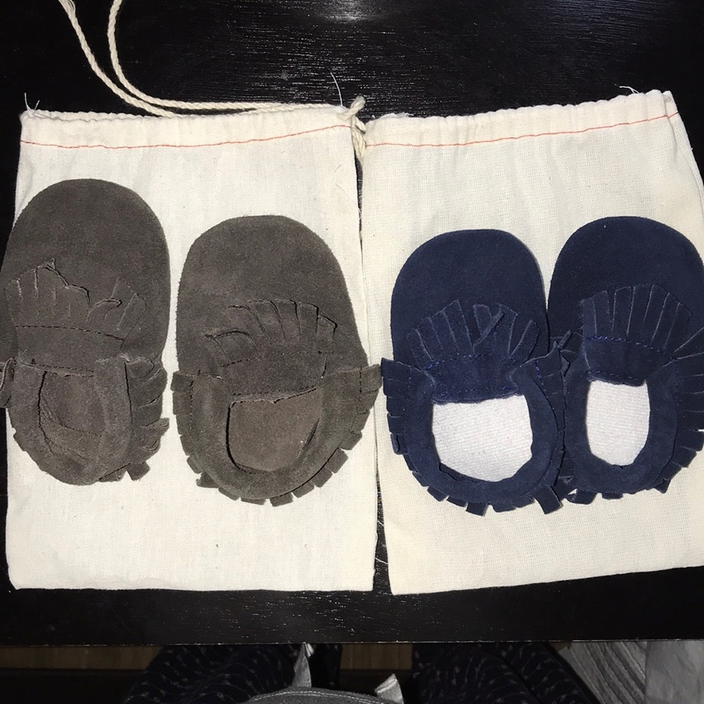 2 Pairs suede baby moccasins